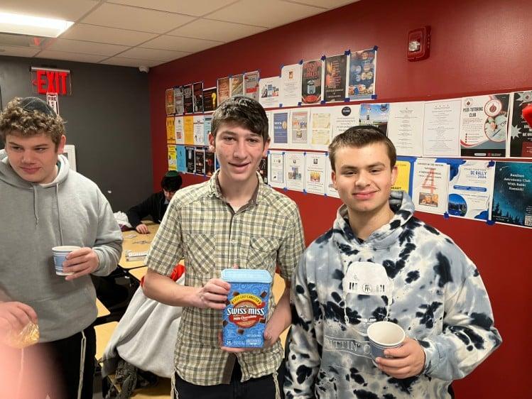 Rambam Mesivta Junior, Jacob Gordon, Wins at Model Chinuch League